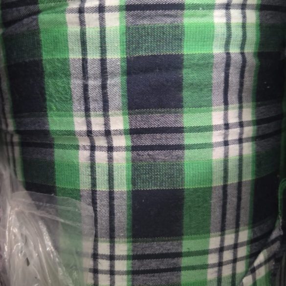 Material in carouri verde si bleumarin, tesatura flanel pentru camasi, din stocul Suntex
