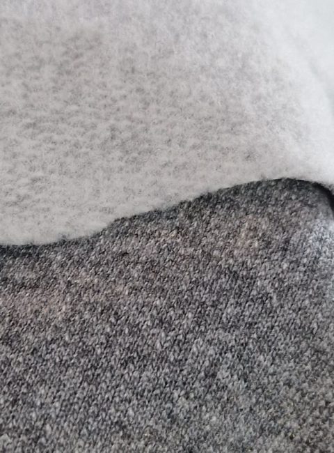Material 2 fire flausat 280 g, gri: interiorul flausat (pufos) si fata neteda