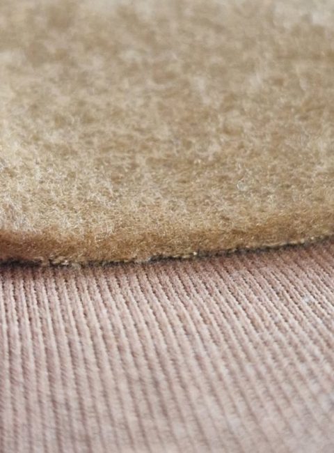 Material 3 fire flausat, bej: interiorul flausat peste fata tricotata