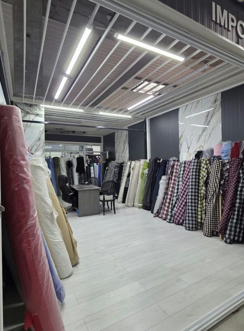 Vedere de ansamblu a standului Suntex din Smart Textil Center Voluntari